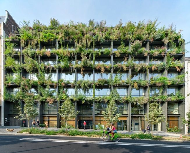 Villa M, l’hotel di Parigi con la facciata ricoperta di piante