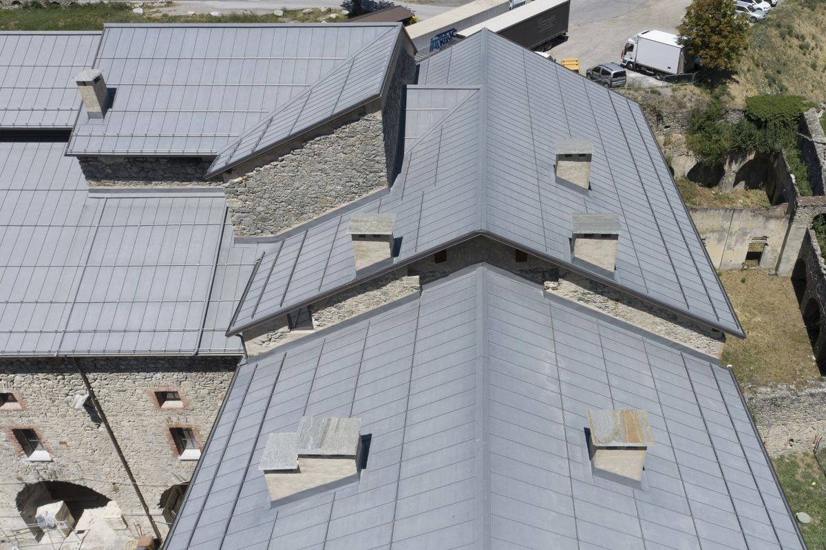 Zinco titanio VM ZINC per il tetto di Forte Albertino di Vinadio Zinco titanio VM ZINC per il tetto di Forte Albertino di Vinadio